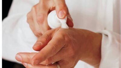 does-exfoliating-lighten-skin