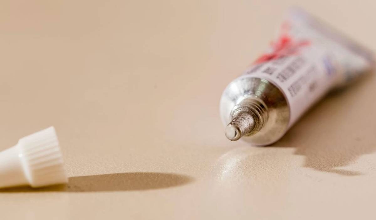 how-to-get-nail-glue-off-skin