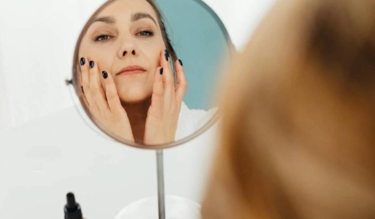 best-foundation-for-mature-skin-over-60