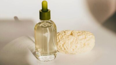 is-baby-oil-good-for-your-skin