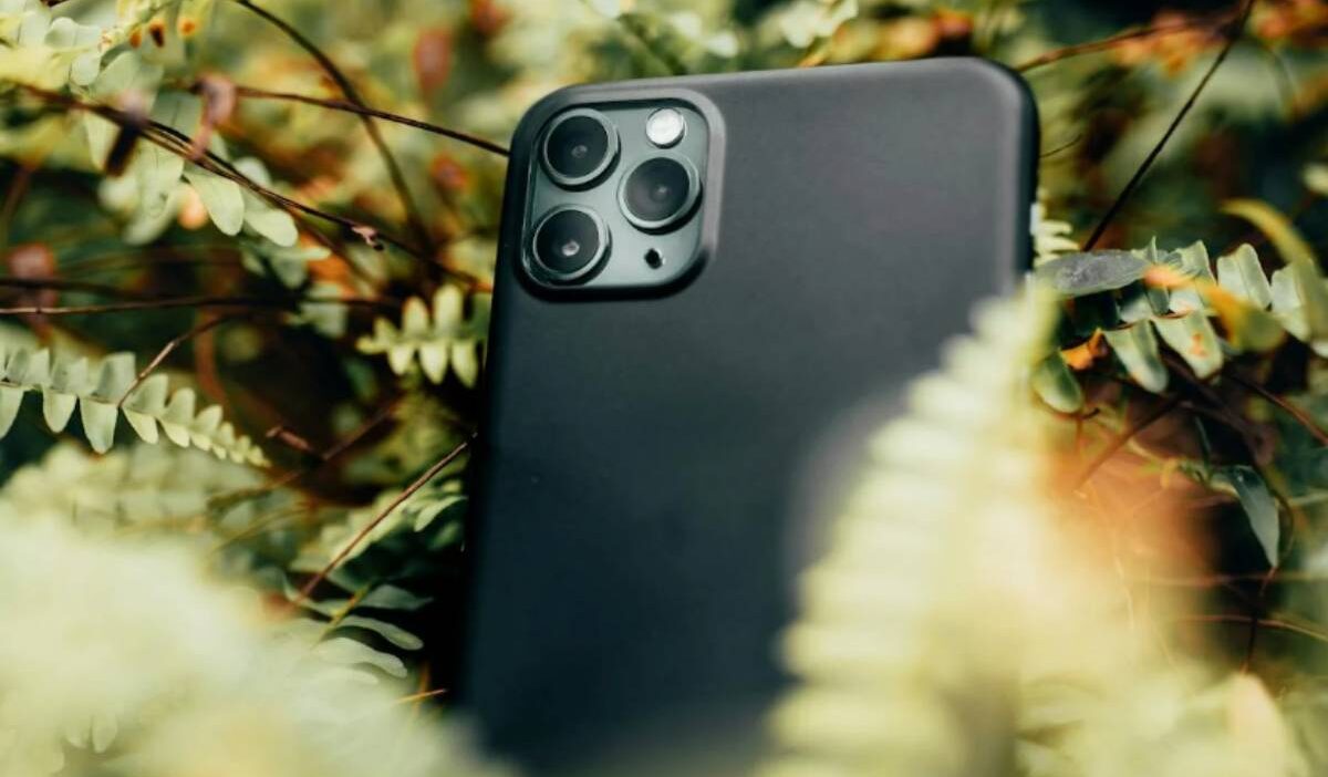 cell-phone-companies-offering-free-iphone
