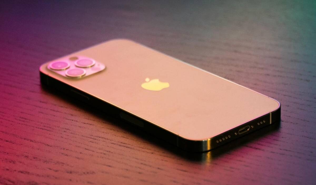 free-iphone-12-government-phone