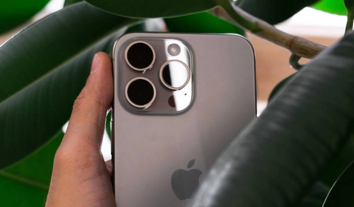 free-iphone-13-government-phone