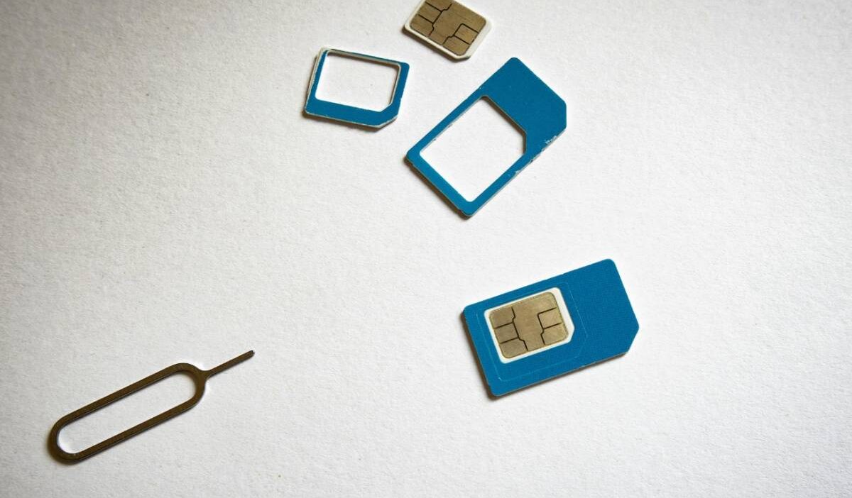 free-sim-card-with-free-service-government-iphone