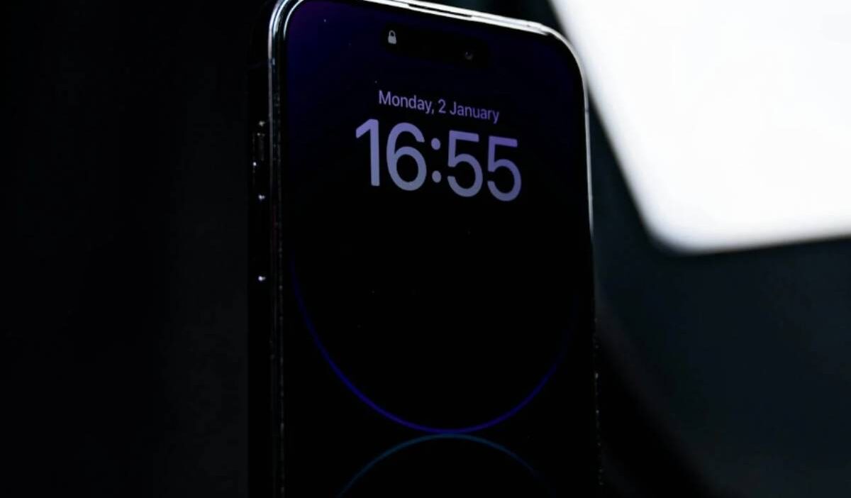 can-i-use-esim-on-locked-iphone