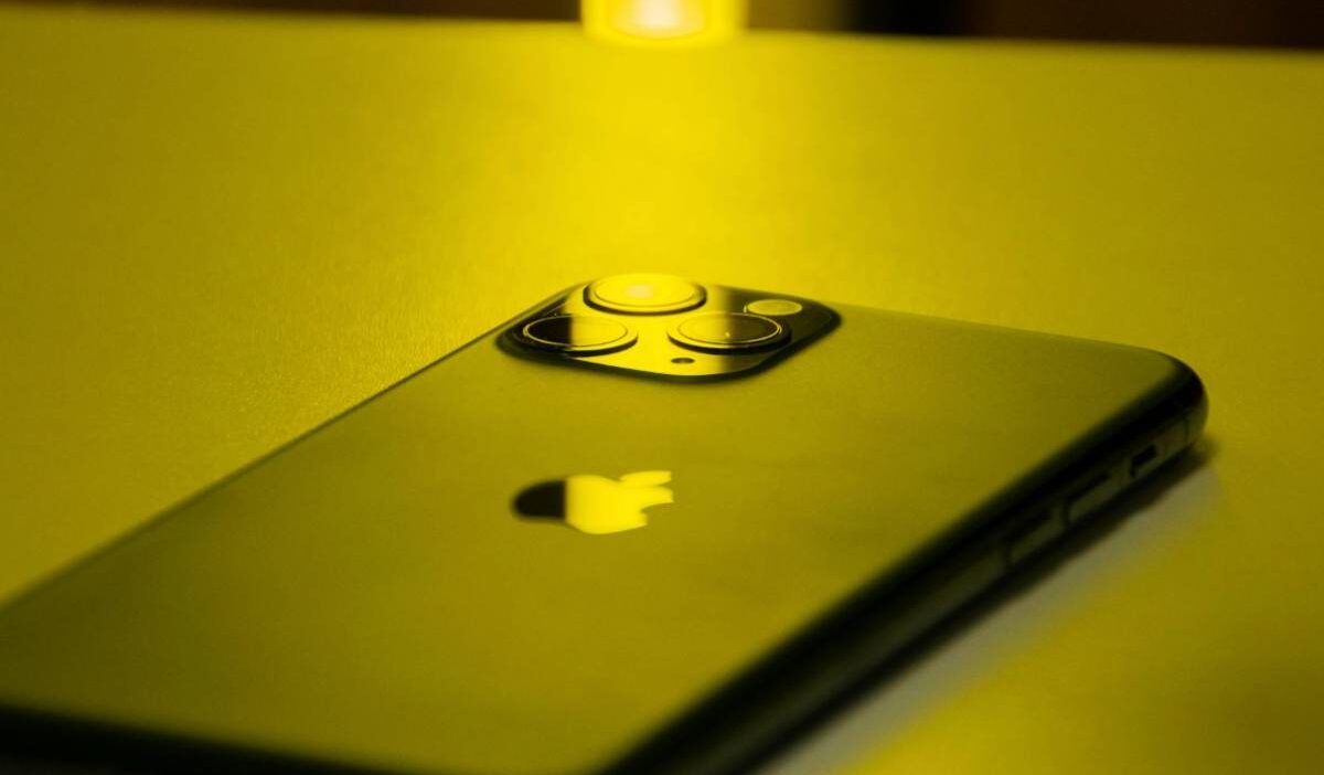 does-iphone-12-have-esim