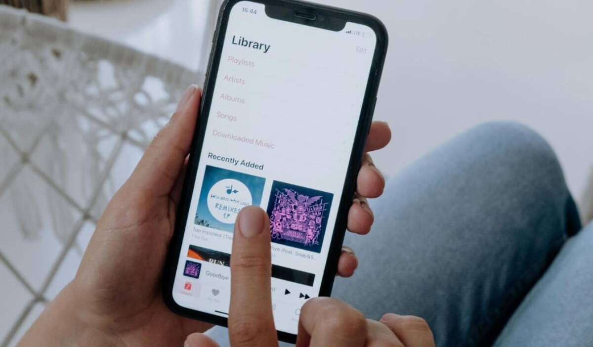 does-iphone-12-pro-max-have-esim