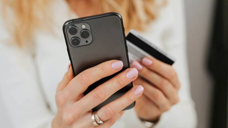 does-iphone-13-have-a-sim-card