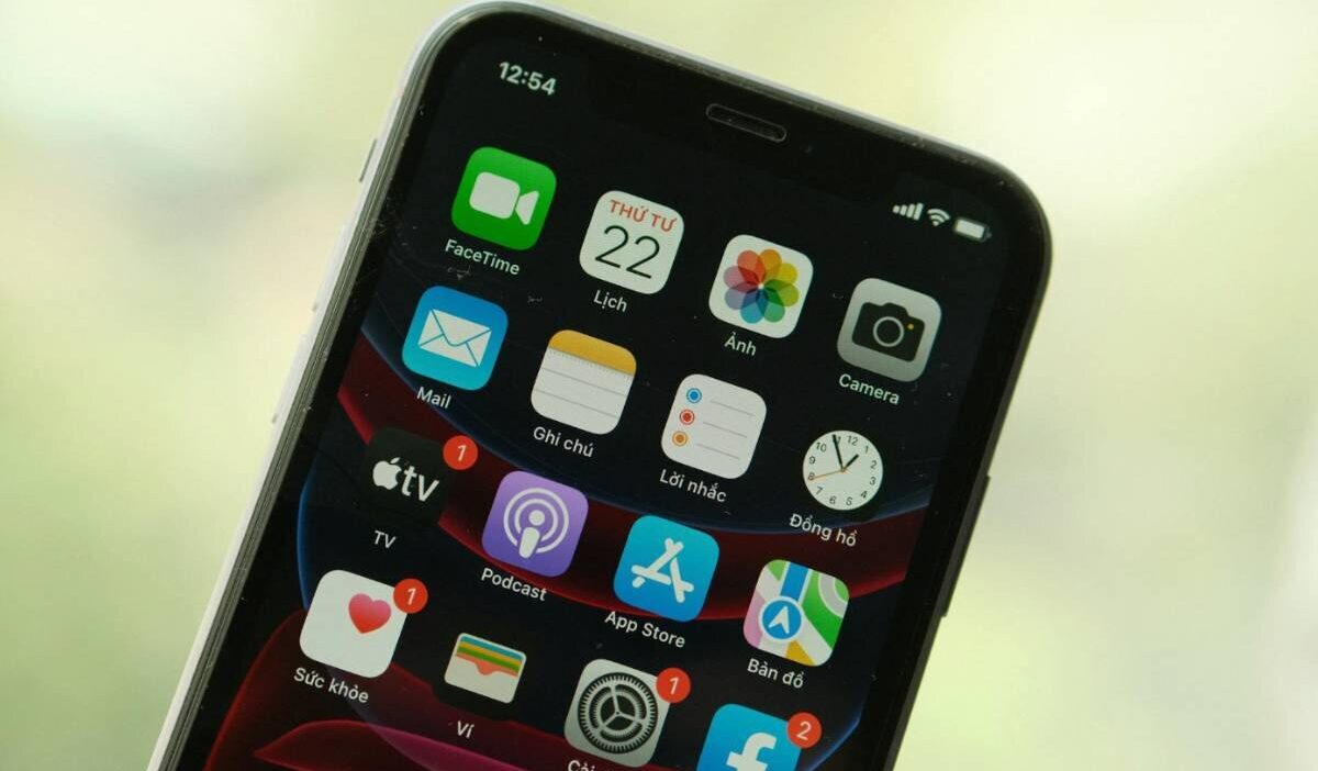 does-iphone-13-have-a-sim-card