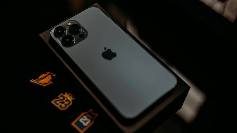no-sim-available-on-iphone-13