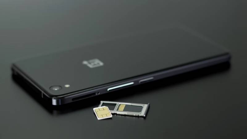 can-you-put-an-android-sim-card-in-an-iphone