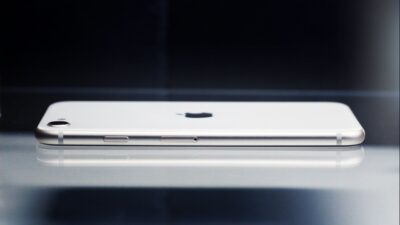 does iphone se 3rd gen have esim