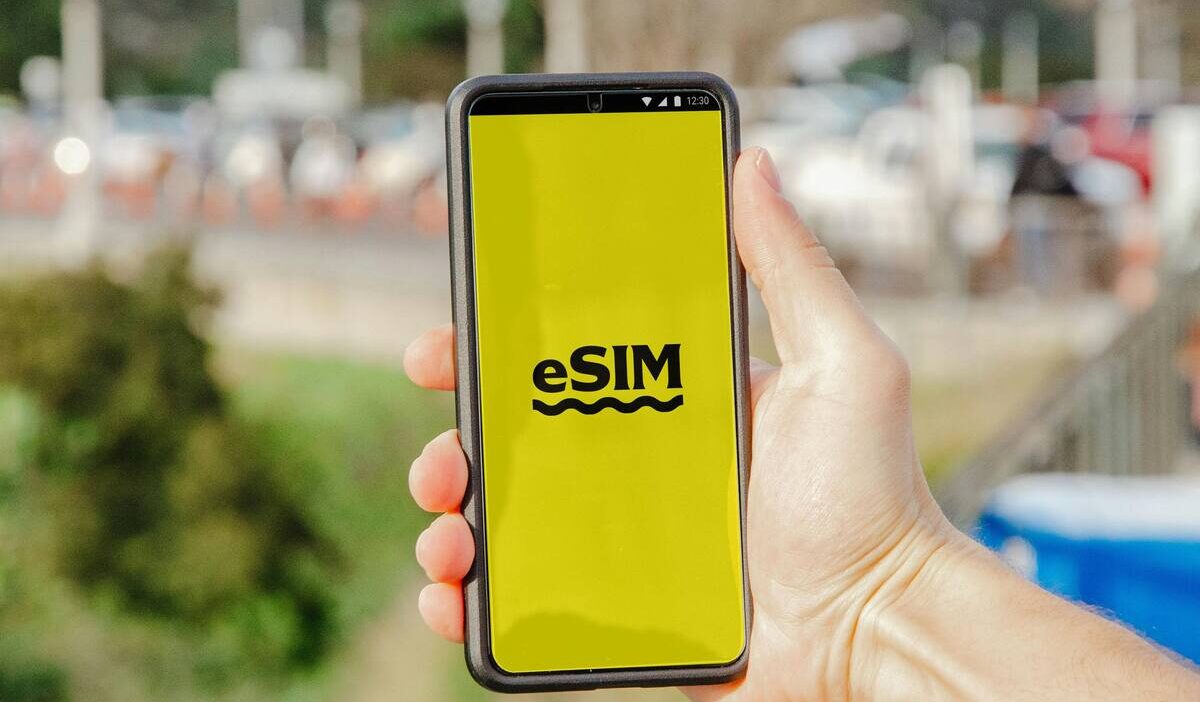 does my phone have an esim