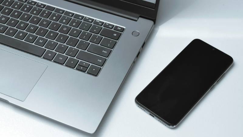 esim-laptop