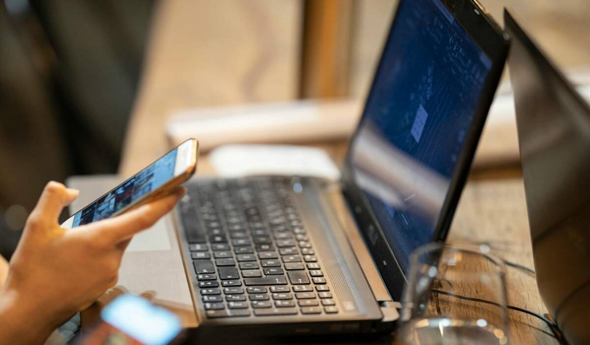 esim-laptop
