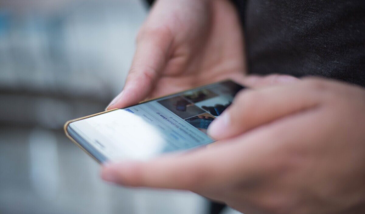 how to swap esim between phones