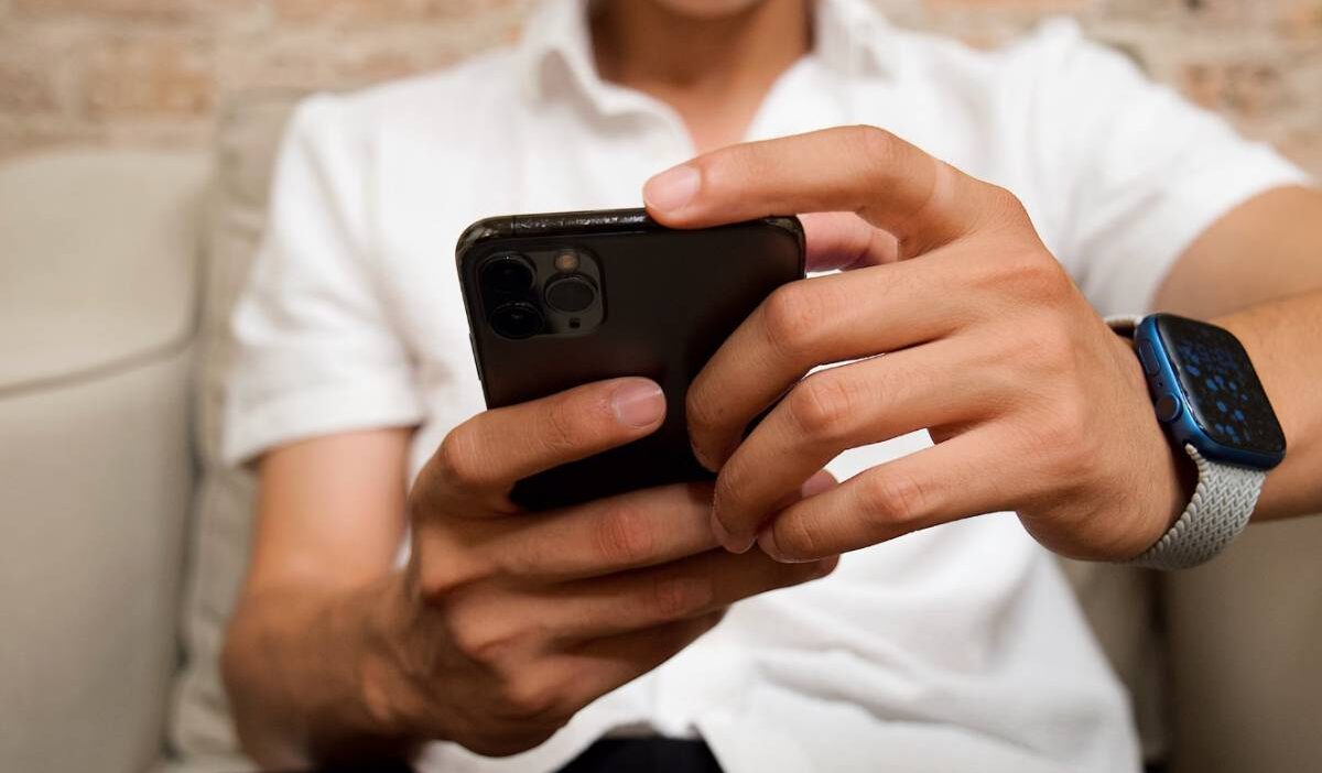 can-i-put-my-sim-card-in-another-phone