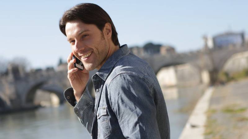 do-i-need-a-sim-card-for-international-travel