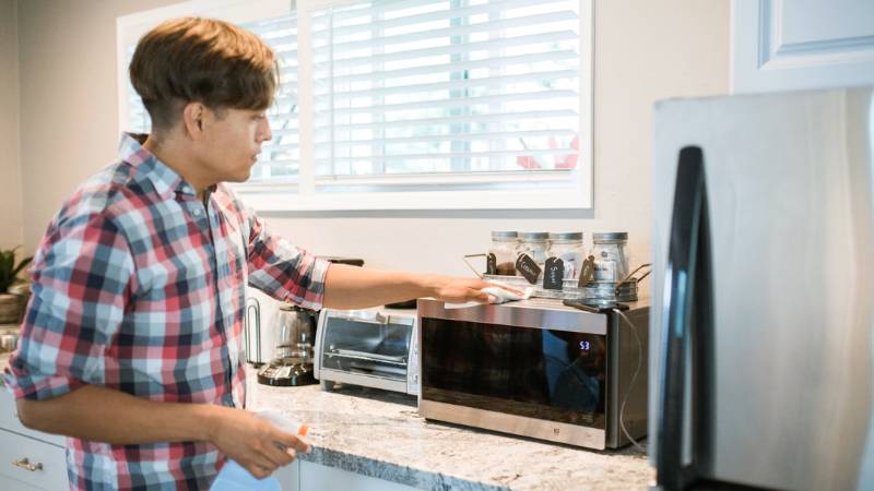 how-to-clean-a-microwave